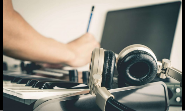 Top 5 Benefits of Writing Camps for Aspiring Songwriters